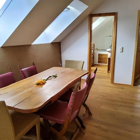 Apartment Strohballenhaus