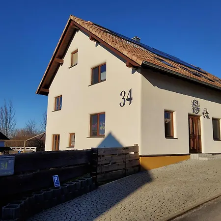 Strohballenhaus アパート Hofbieber